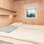 4 Person In